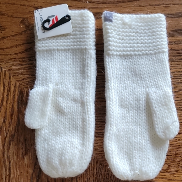 Michagan Wolverines White Mittens with Logo NWT - Picture 2 of 4